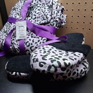 Leopard Print Slipper & Pajama Gift Set - Purple/Black